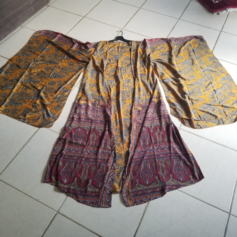 Butterfly Sleeves Kimono With Pockets Boho Paisley Measurements in Description